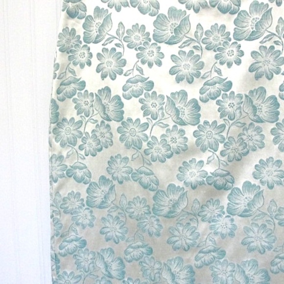 Banana Republic Aqua Silver Satin Floral Pencil Skirt, Size 8 - Picture 3 of 6